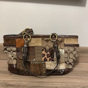 Vintage Coach in excellent condition